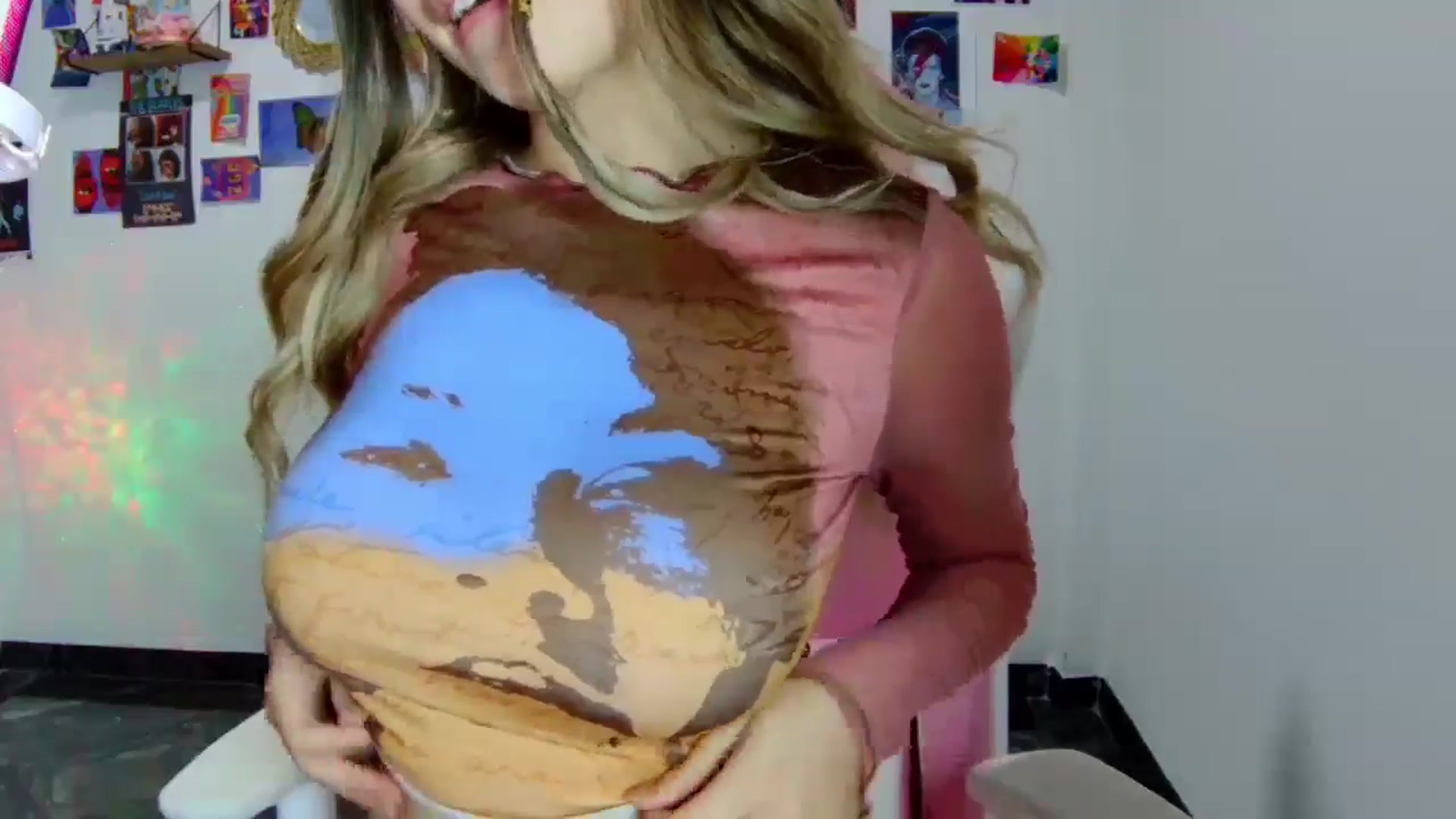 Gallery image thumbnail from CarolineJames's myfreecams stream on, 11/14/2024, 22:18 image 9 of 20