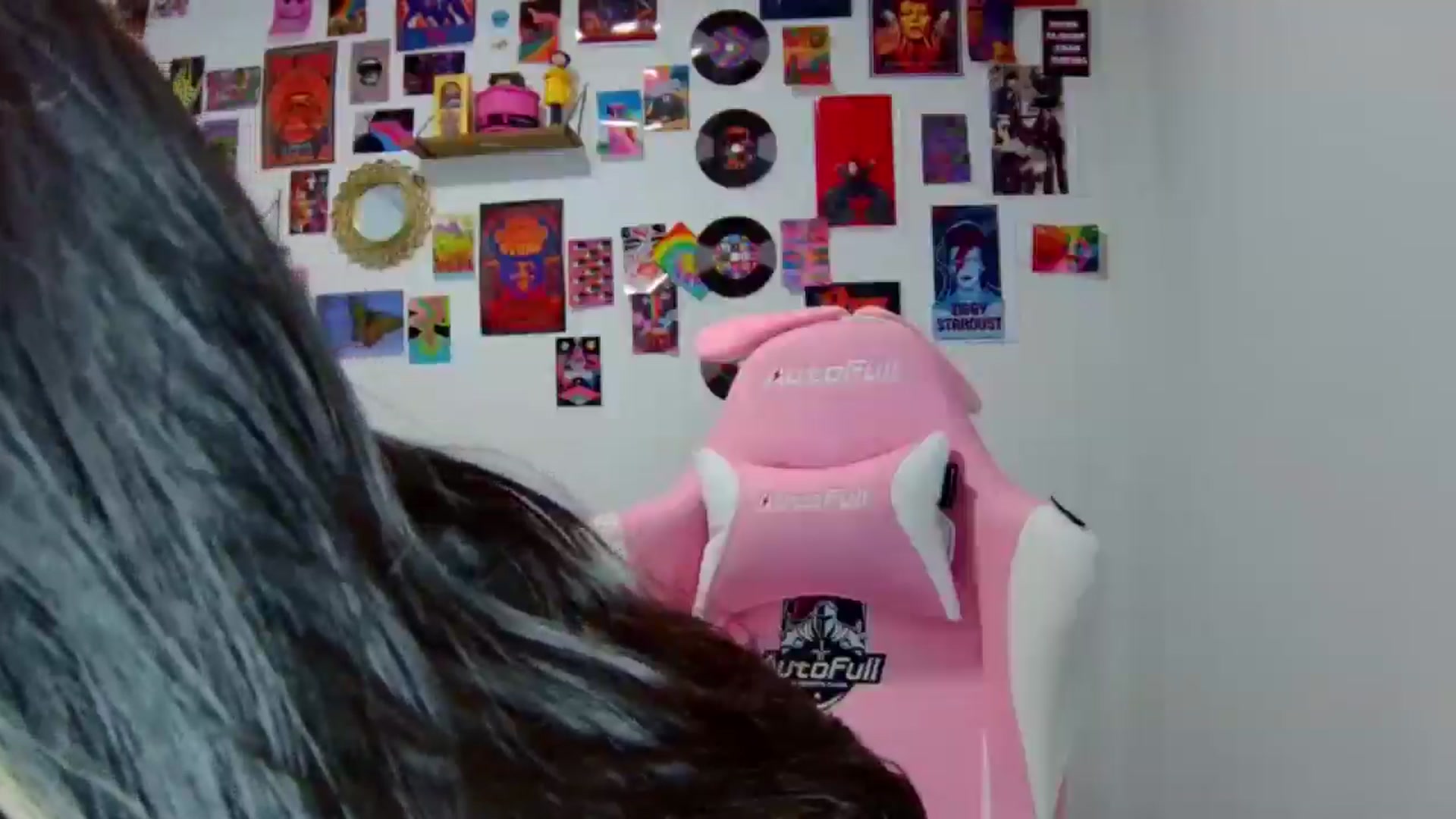 Gallery image thumbnail from CarolineJames's myfreecams stream on, 01/13/2025, 24:28 image 20 of 20