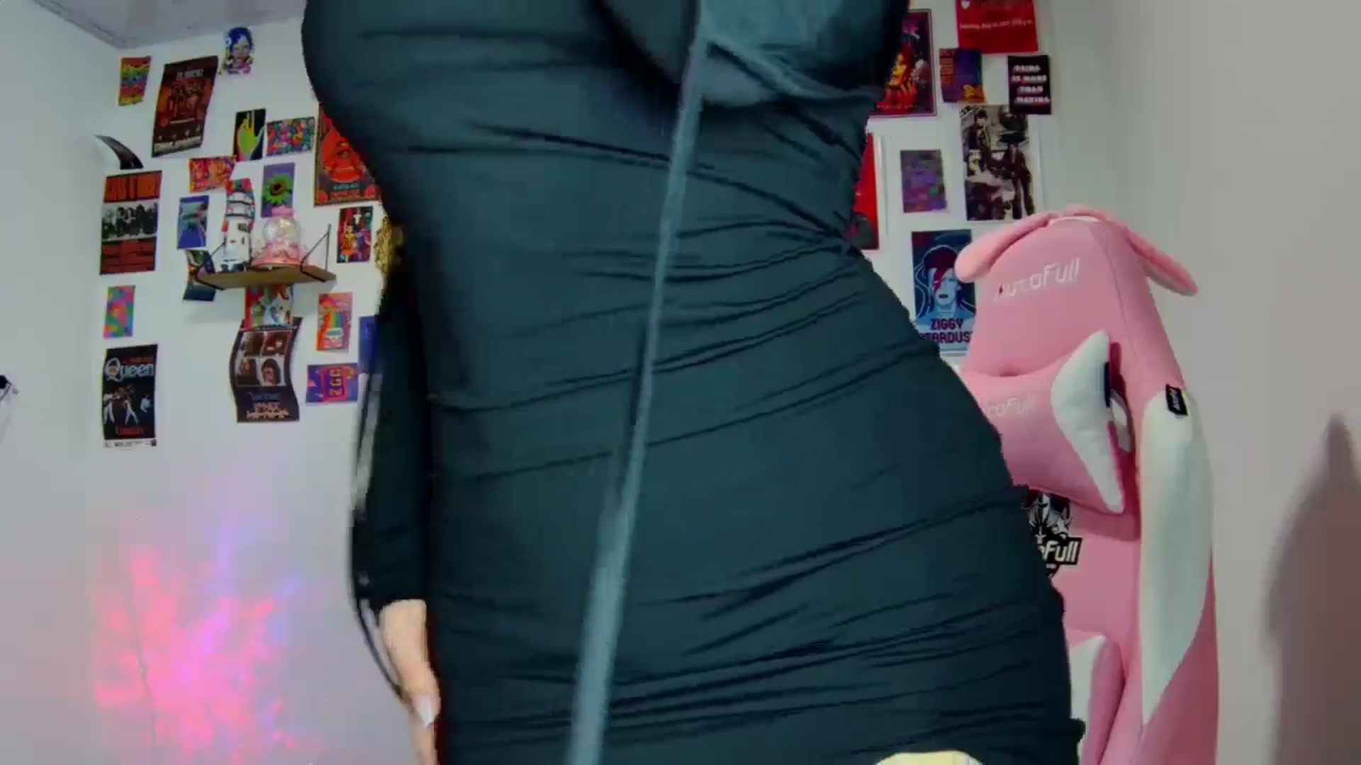 Gallery image thumbnail from CarolineJames's myfreecams stream on, 01/13/2025, 21:07 image 3 of 20
