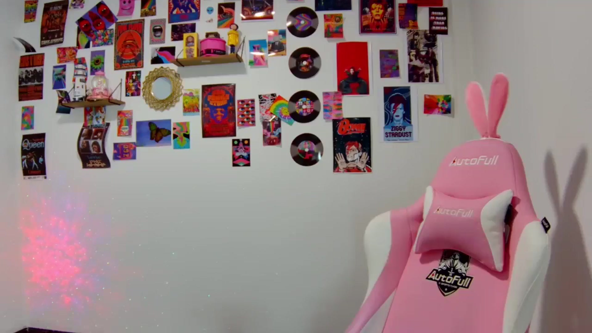 Gallery image thumbnail from CarolineJames's myfreecams stream on, 01/18/2025, 23:43 image 3 of 20