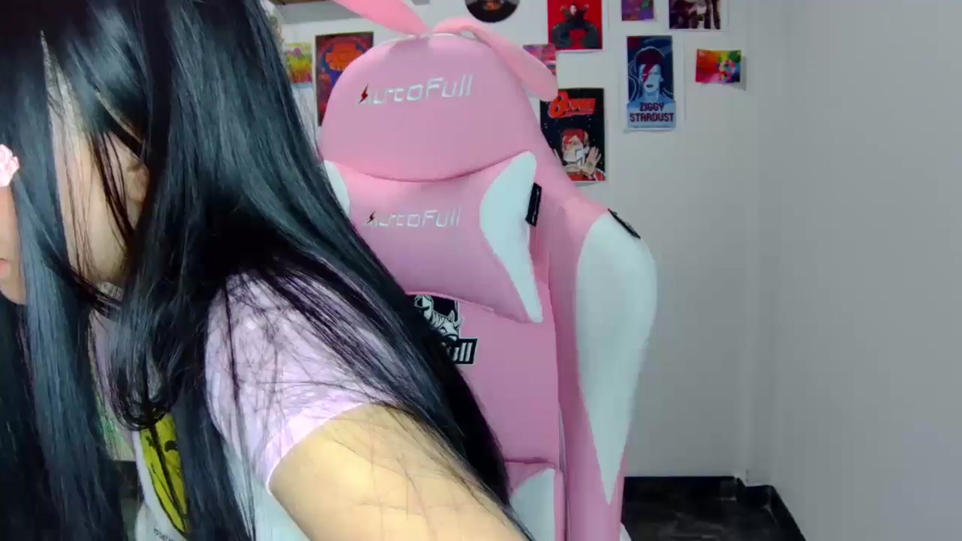 Gallery image thumbnail from CarolineJames's myfreecams stream on, 03/15/2025, 24:54 image 1 of 20