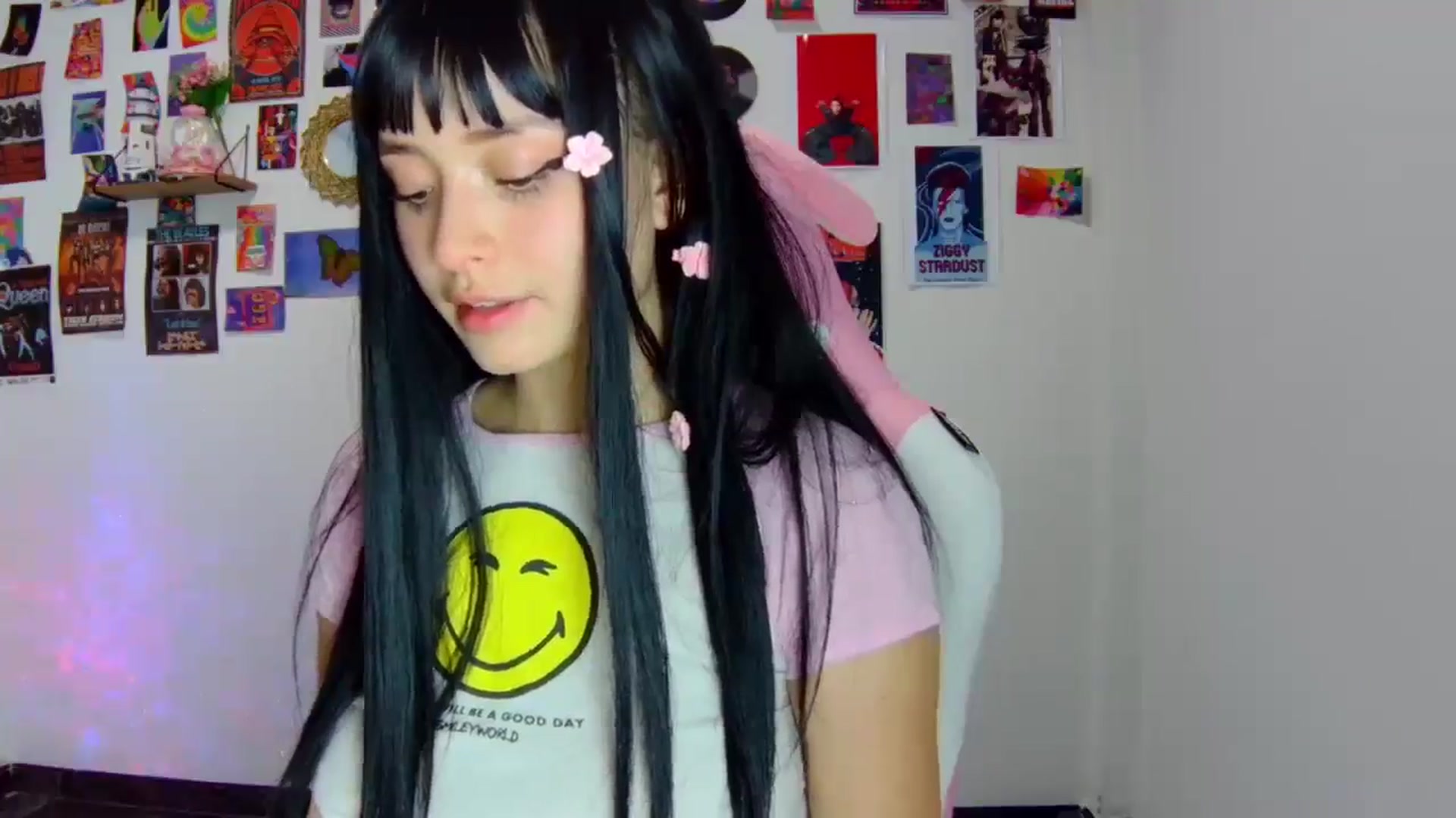 Gallery image thumbnail from CarolineJames's myfreecams stream on, 03/15/2025, 24:54 image 4 of 20