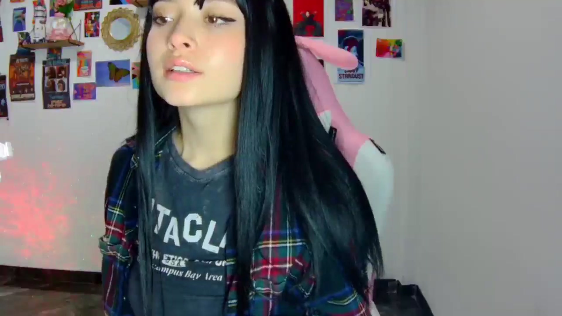 Gallery image thumbnail from CarolineJames's myfreecams stream on, 03/30/2025, 23:53 image 5 of 20