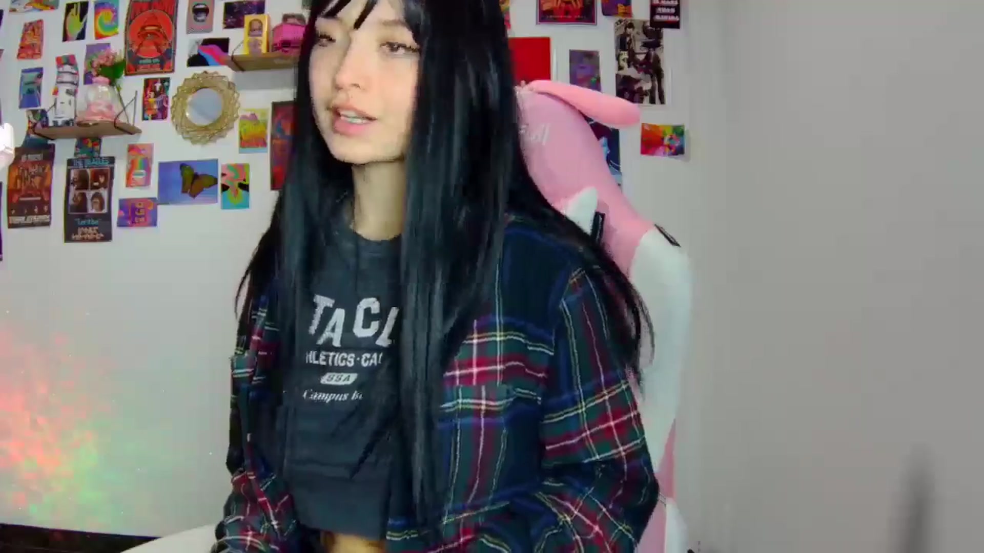 Gallery image thumbnail from CarolineJames's myfreecams stream on, 03/30/2025, 23:53 image 10 of 20