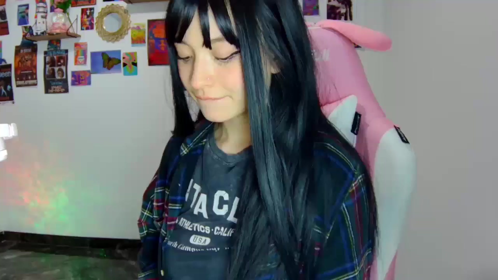 Gallery image thumbnail from CarolineJames's myfreecams stream on, 03/30/2025, 23:53 image 1 of 20