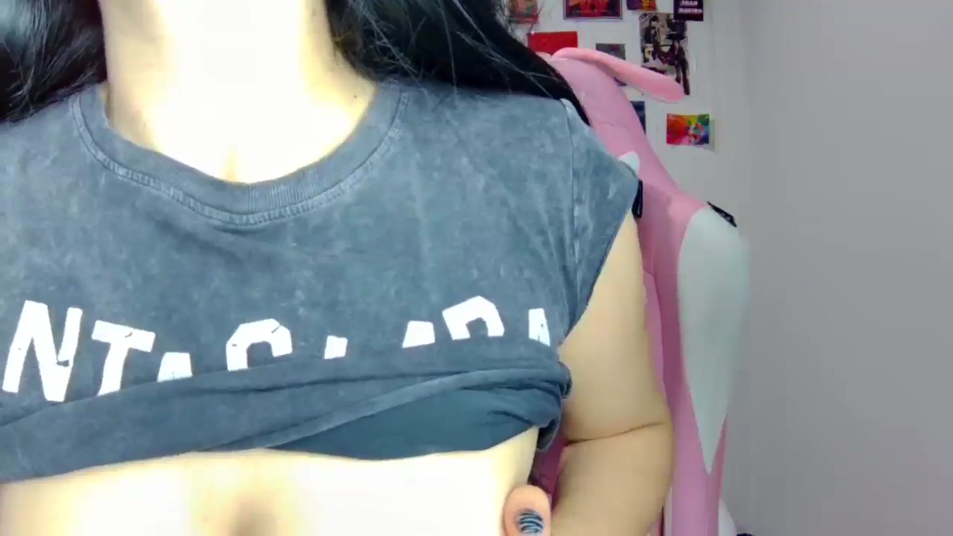 Gallery image thumbnail from CarolineJames's myfreecams stream on, 03/31/2025, 01:18 image 14 of 20
