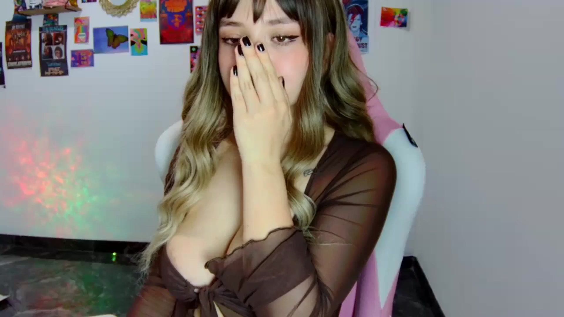 Gallery image thumbnail from CarolineJames's myfreecams stream on, 04/08/2025, 01:05 image 8 of 20