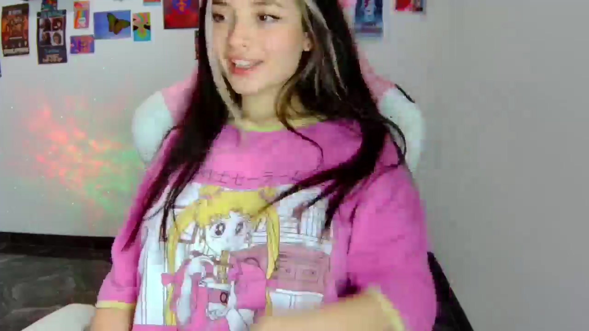Gallery image thumbnail from CarolineJames's myfreecams stream on, 04/12/2025, 04:20 image 17 of 20