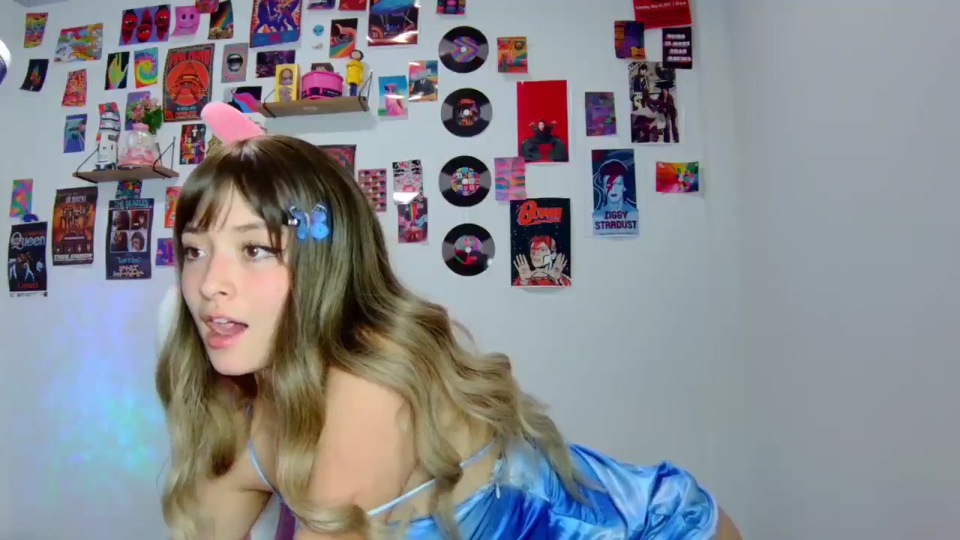 Gallery image thumbnail from CarolineJames's myfreecams stream on, 04/29/2025, 03:14 image 3 of 20