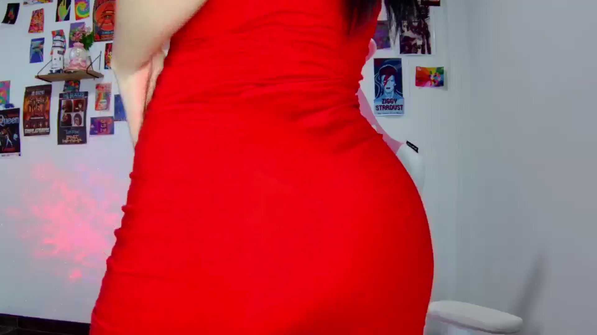 Gallery image thumbnail from CarolineJames's myfreecams stream on, 05/07/2025, 05:47 image 14 of 20