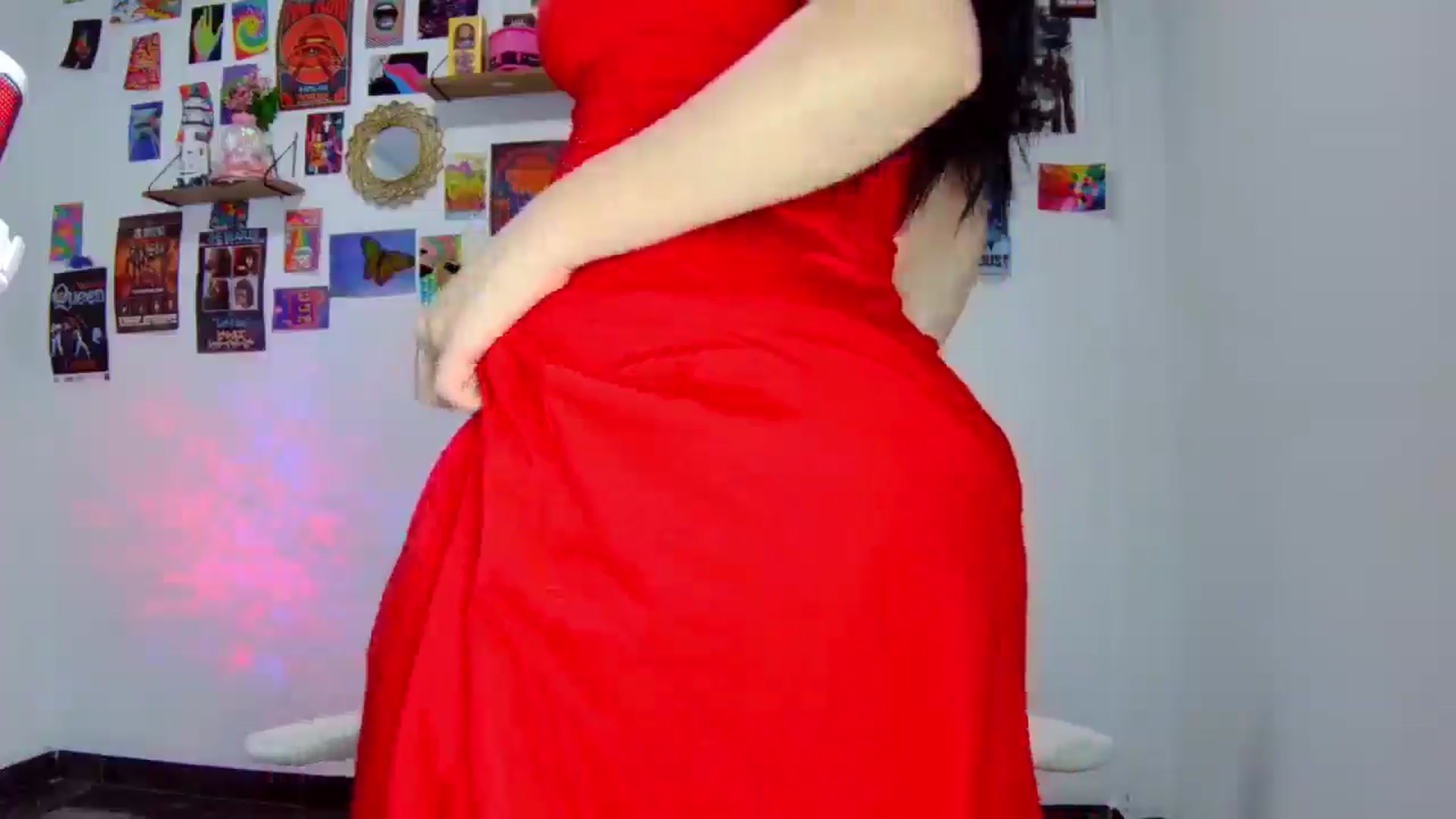 Gallery image thumbnail from CarolineJames's myfreecams stream on, 05/07/2025, 05:47 image 15 of 20