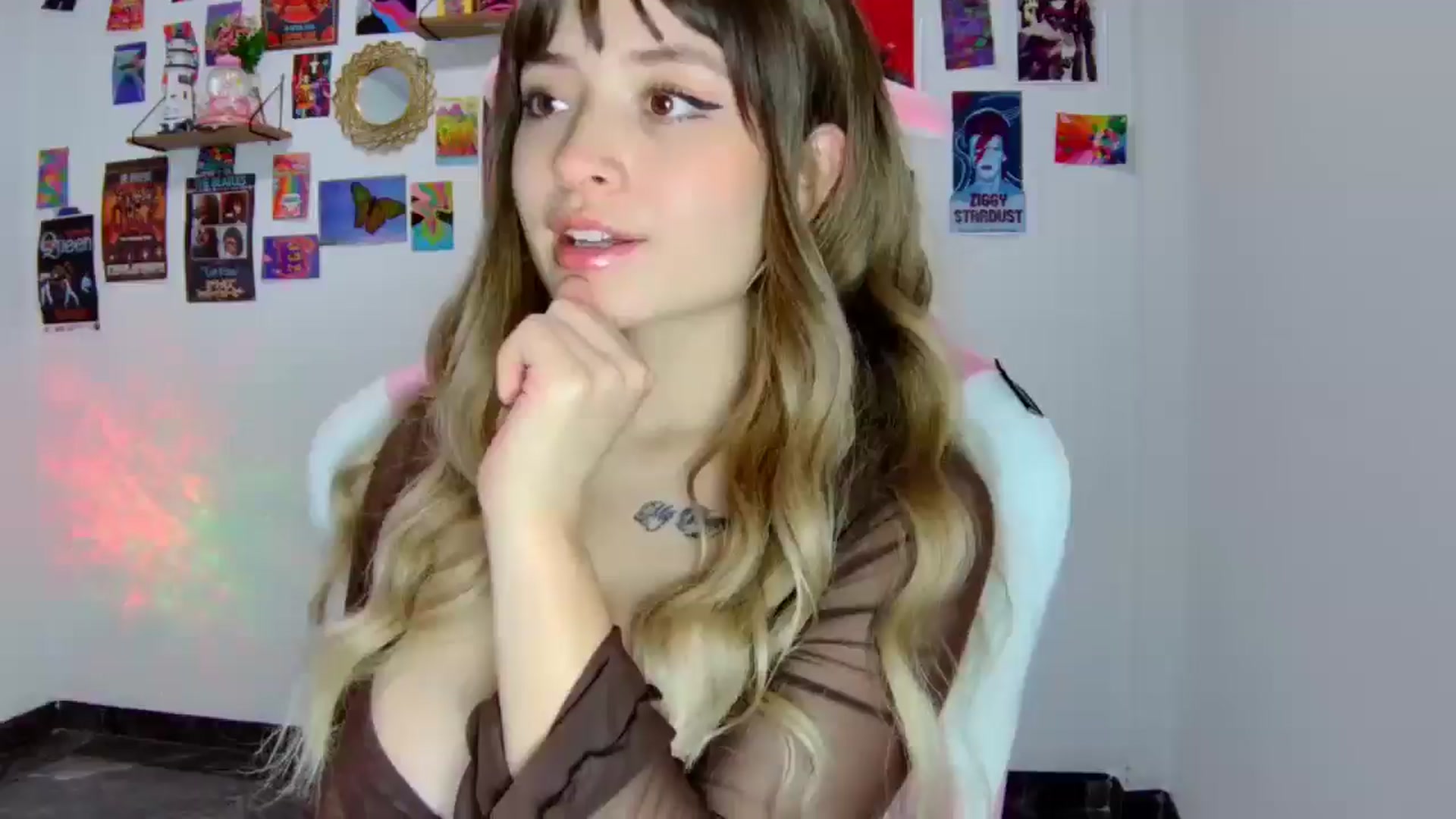 Gallery image thumbnail from CarolineJames's myfreecams stream on, 06/05/2025, 02:24 image 3 of 20