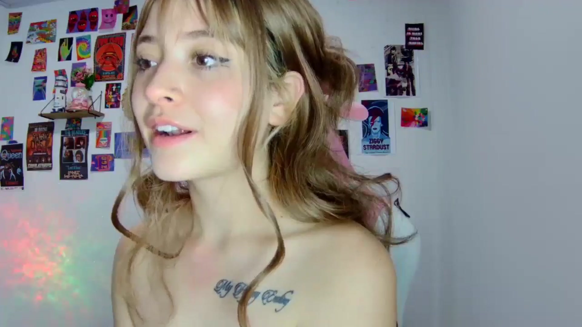 Gallery image thumbnail from CarolineJames's myfreecams stream on, 06/07/2025, 04:39 image 8 of 20
