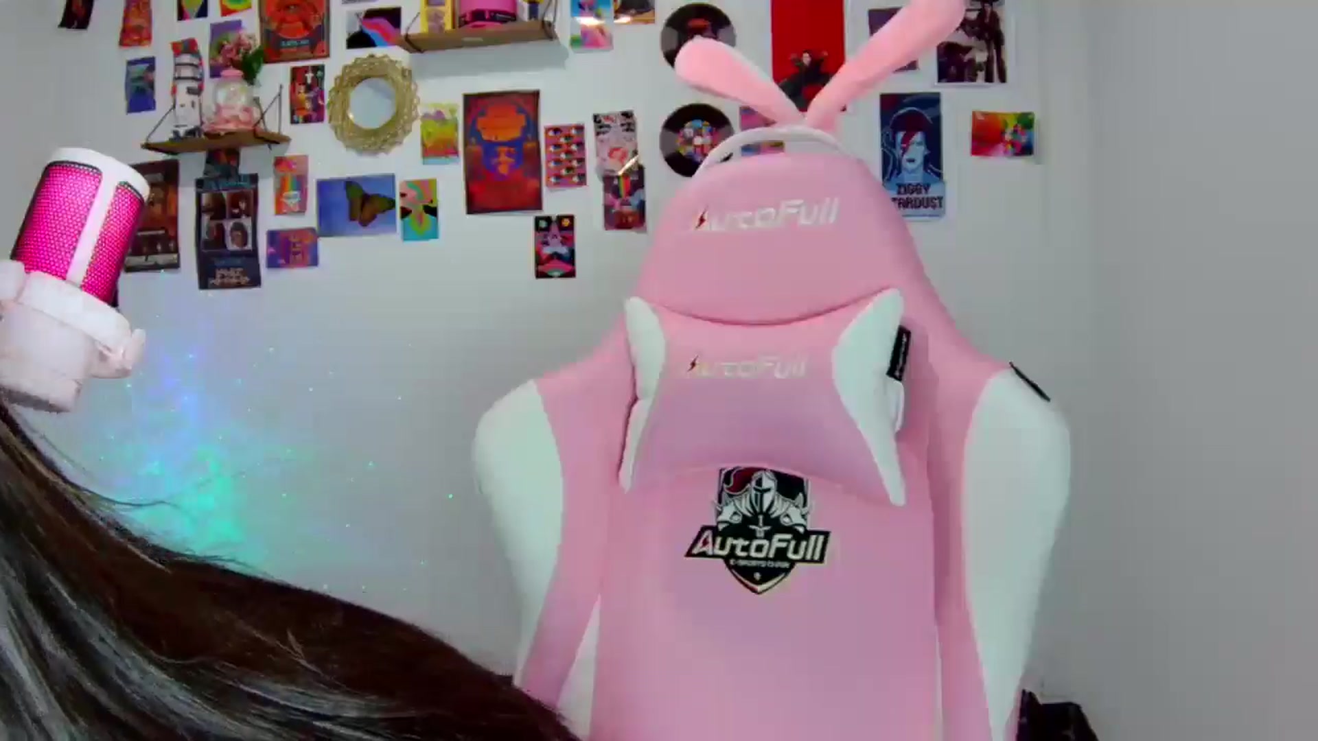 Gallery image thumbnail from CarolineJames's myfreecams stream on, 07/09/2025, 02:19 image 20 of 20