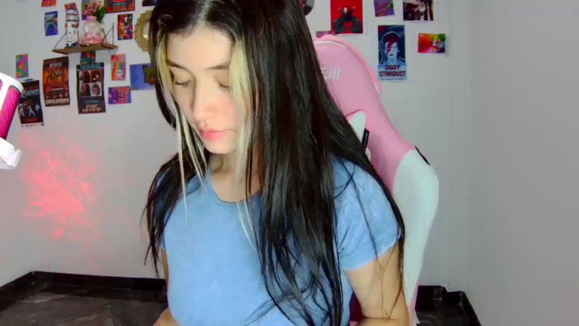 Gallery image thumbnail from CarolineJames's myfreecams stream on, 07/09/2025, 02:19 image 8 of 20
