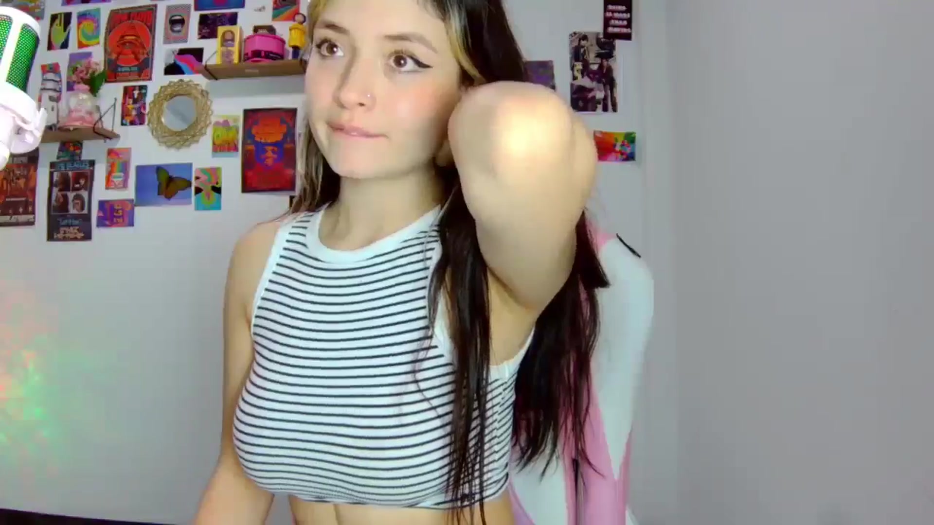 Gallery image thumbnail from CarolineJames's myfreecams stream on, 07/10/2025, 23:57 image 3 of 20