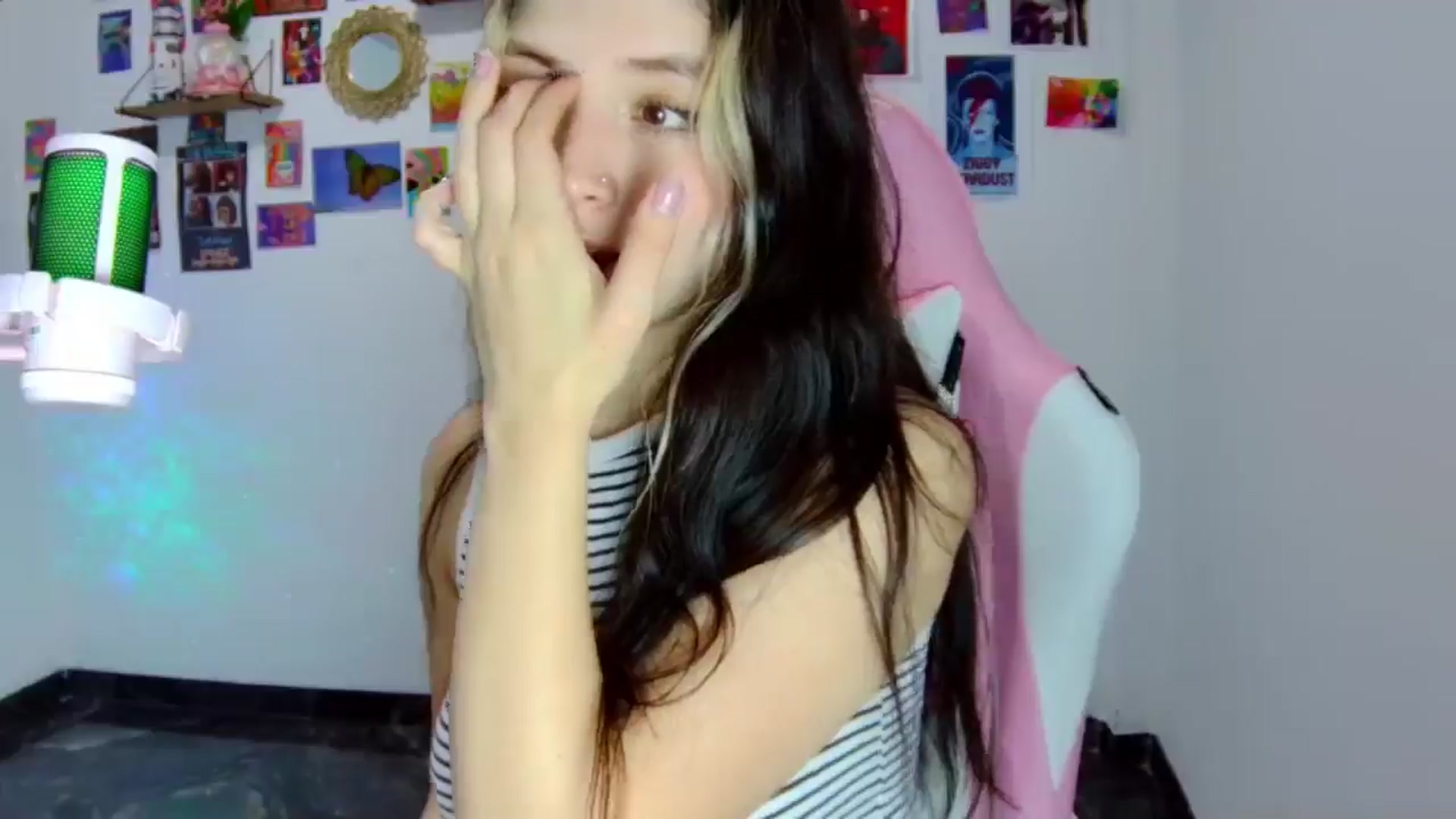 Gallery image thumbnail from CarolineJames's myfreecams stream on, 07/10/2025, 23:57 image 7 of 20