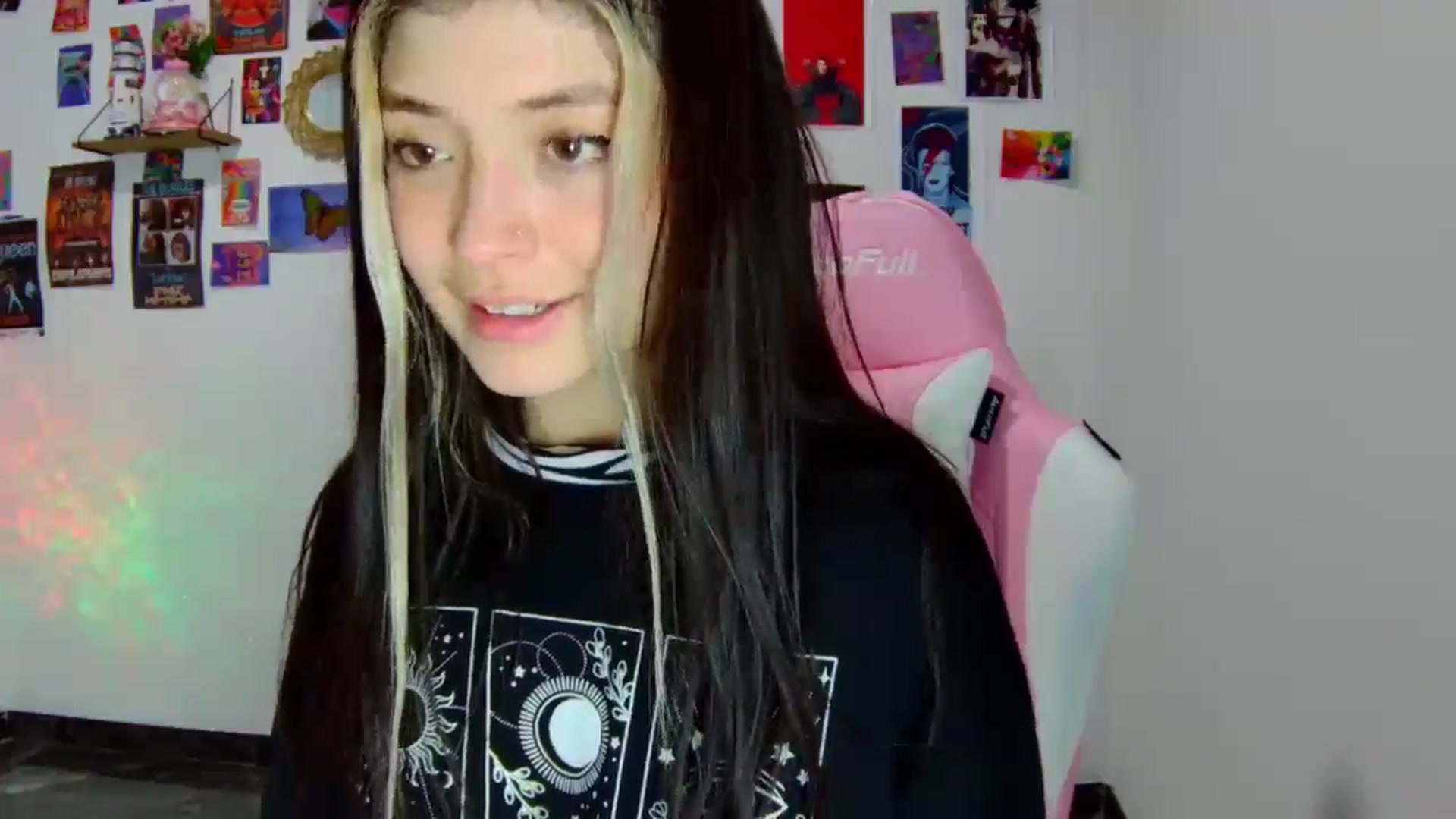 Gallery image thumbnail from CarolineJames's myfreecams stream on, 07/13/2025, 01:49 image 17 of 20