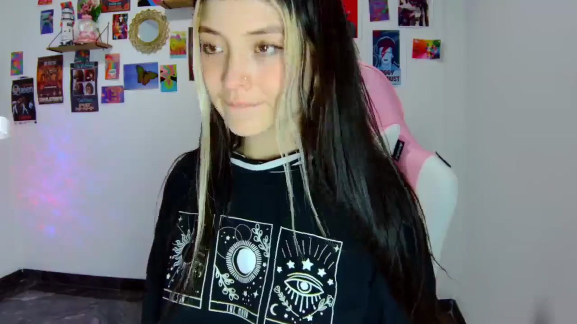 Gallery image thumbnail from CarolineJames's myfreecams stream on, 07/13/2025, 01:49 image 11 of 20