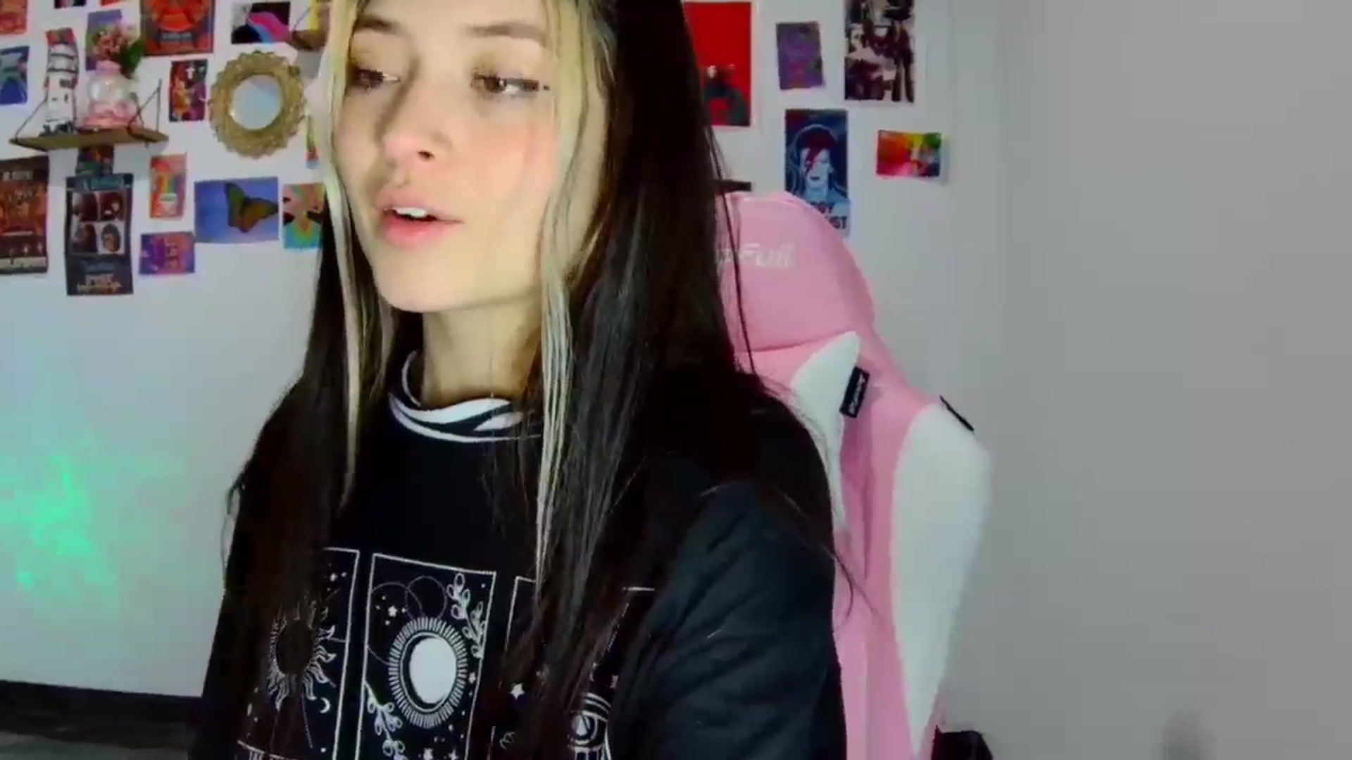 Gallery image thumbnail from CarolineJames's myfreecams stream on, 07/13/2025, 01:49 image 16 of 20