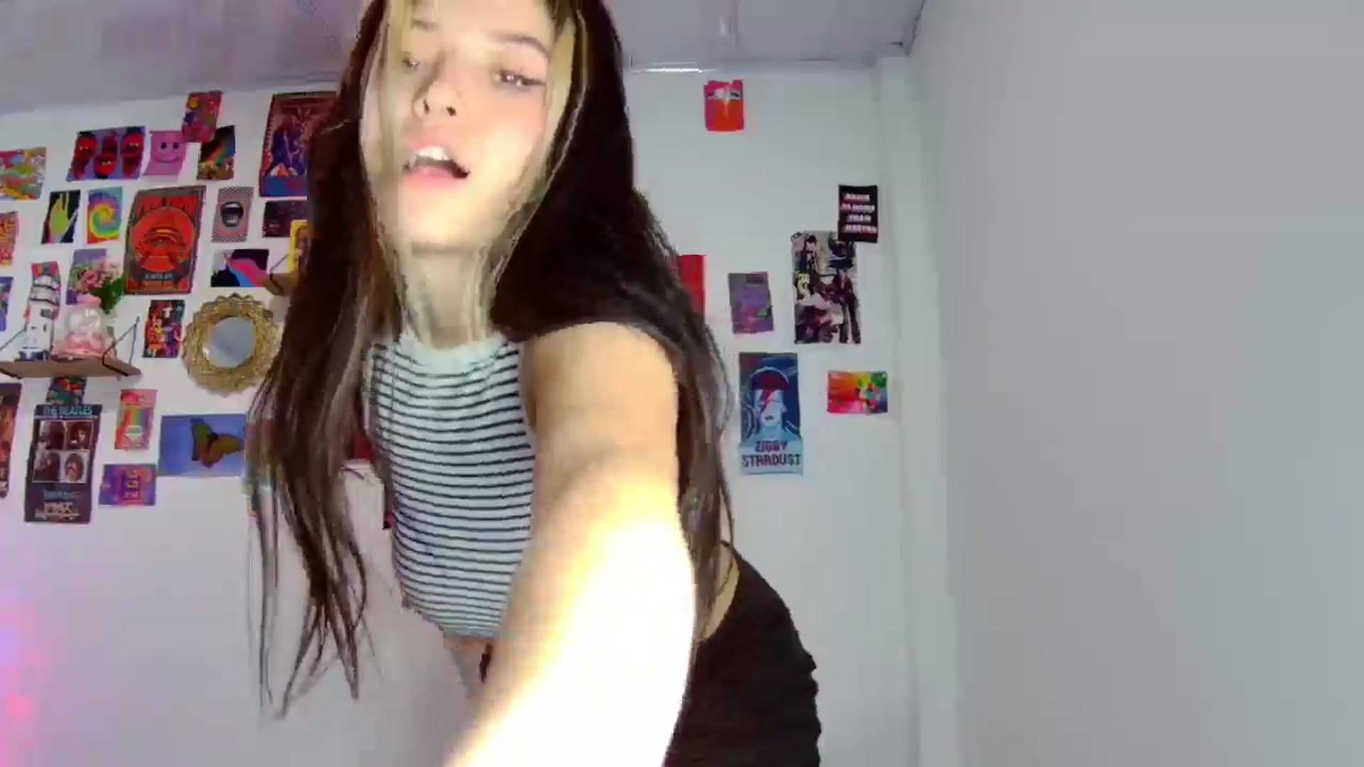 Gallery image thumbnail from CarolineJames's myfreecams stream on, 07/15/2025, 06:05 image 7 of 20