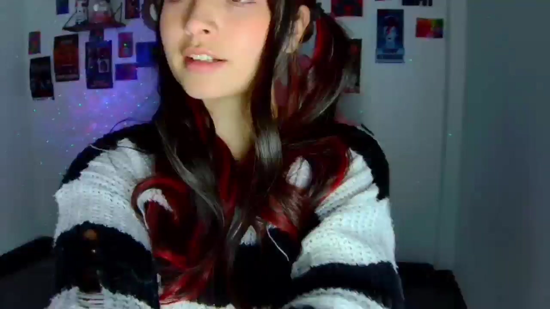 Gallery image thumbnail from CarolineJames's myfreecams stream on, 08/08/2025, 22:17 image 6 of 20