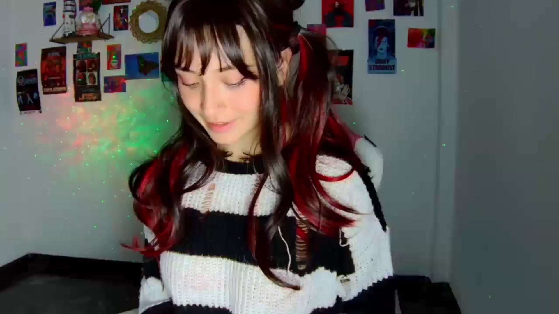 Gallery image thumbnail from CarolineJames's myfreecams stream on, 08/08/2025, 22:17 image 14 of 20