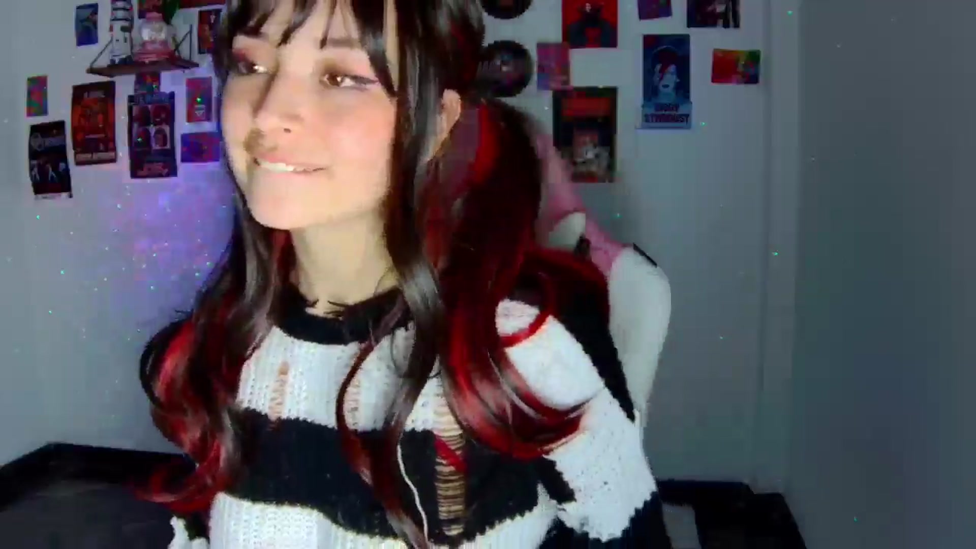 Gallery image thumbnail from CarolineJames's myfreecams stream on, 08/08/2025, 22:17 image 11 of 20