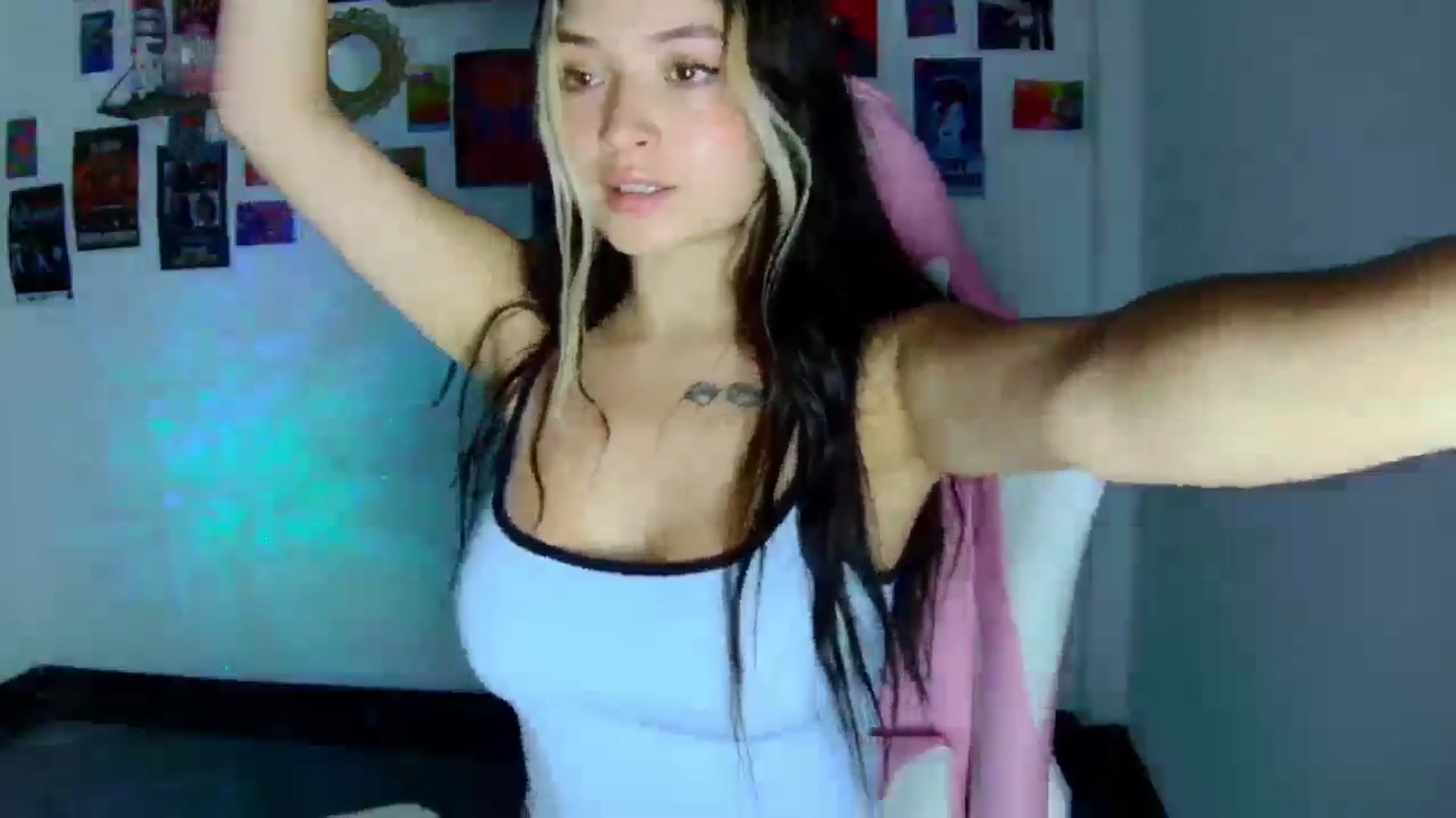 Gallery image thumbnail from CarolineJames's myfreecams stream on, 08/14/2025, 21:28 image 10 of 20