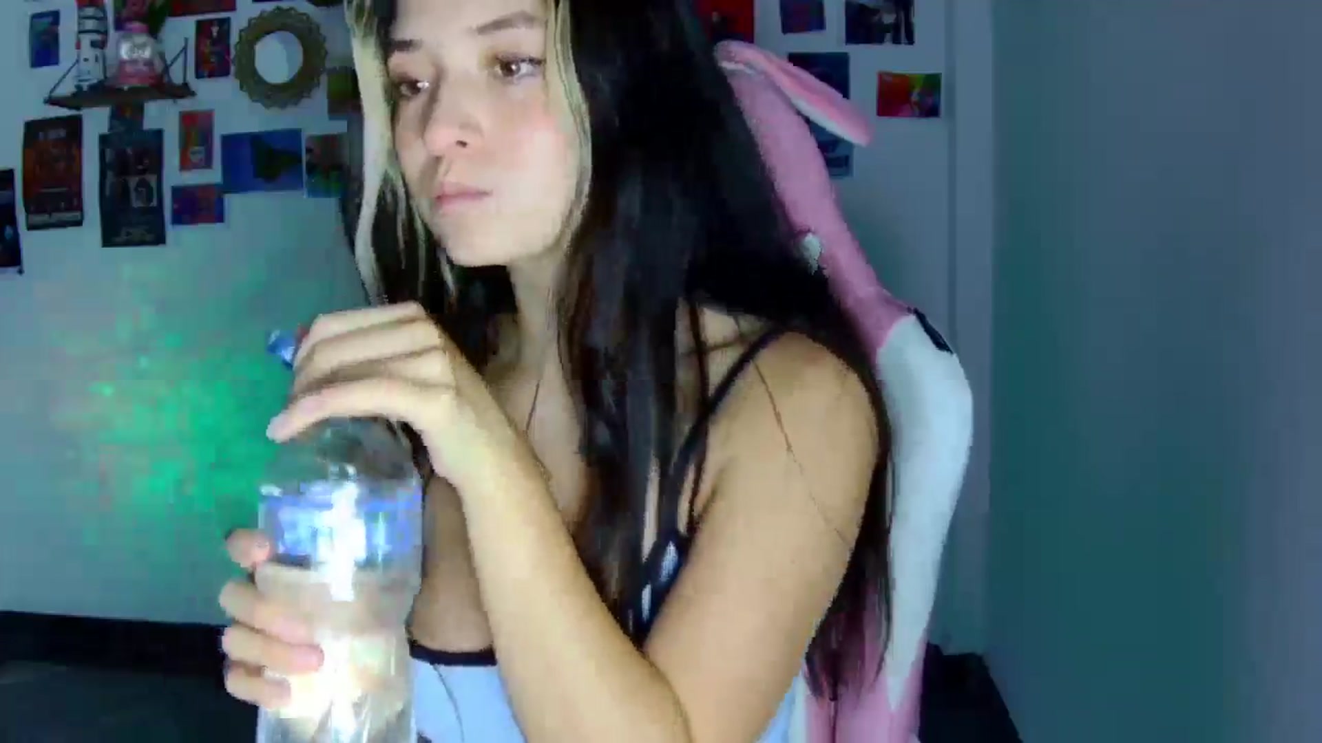 Gallery image thumbnail from CarolineJames's myfreecams stream on, 08/14/2025, 21:28 image 17 of 20