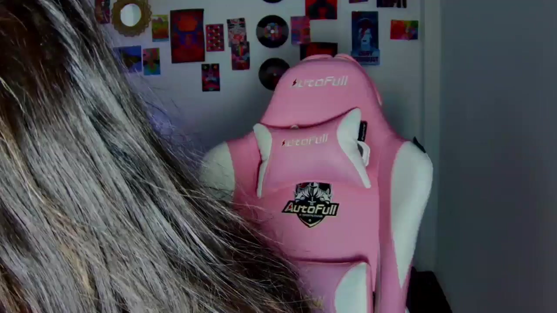Gallery image thumbnail from CarolineJames's myfreecams stream on, 08/15/2025, 24:14 image 20 of 20