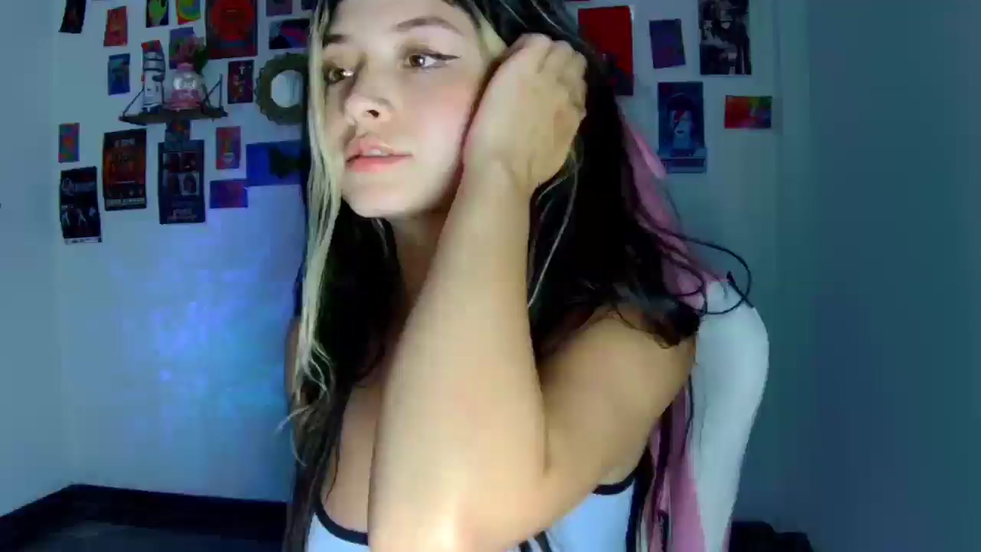 Gallery image thumbnail from CarolineJames's myfreecams stream on, 08/15/2025, 24:14 image 1 of 20