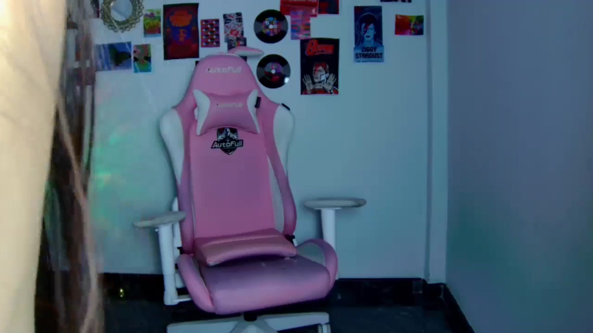 Gallery image thumbnail from CarolineJames's myfreecams stream on, 09/16/2025, 02:20 image 9 of 20