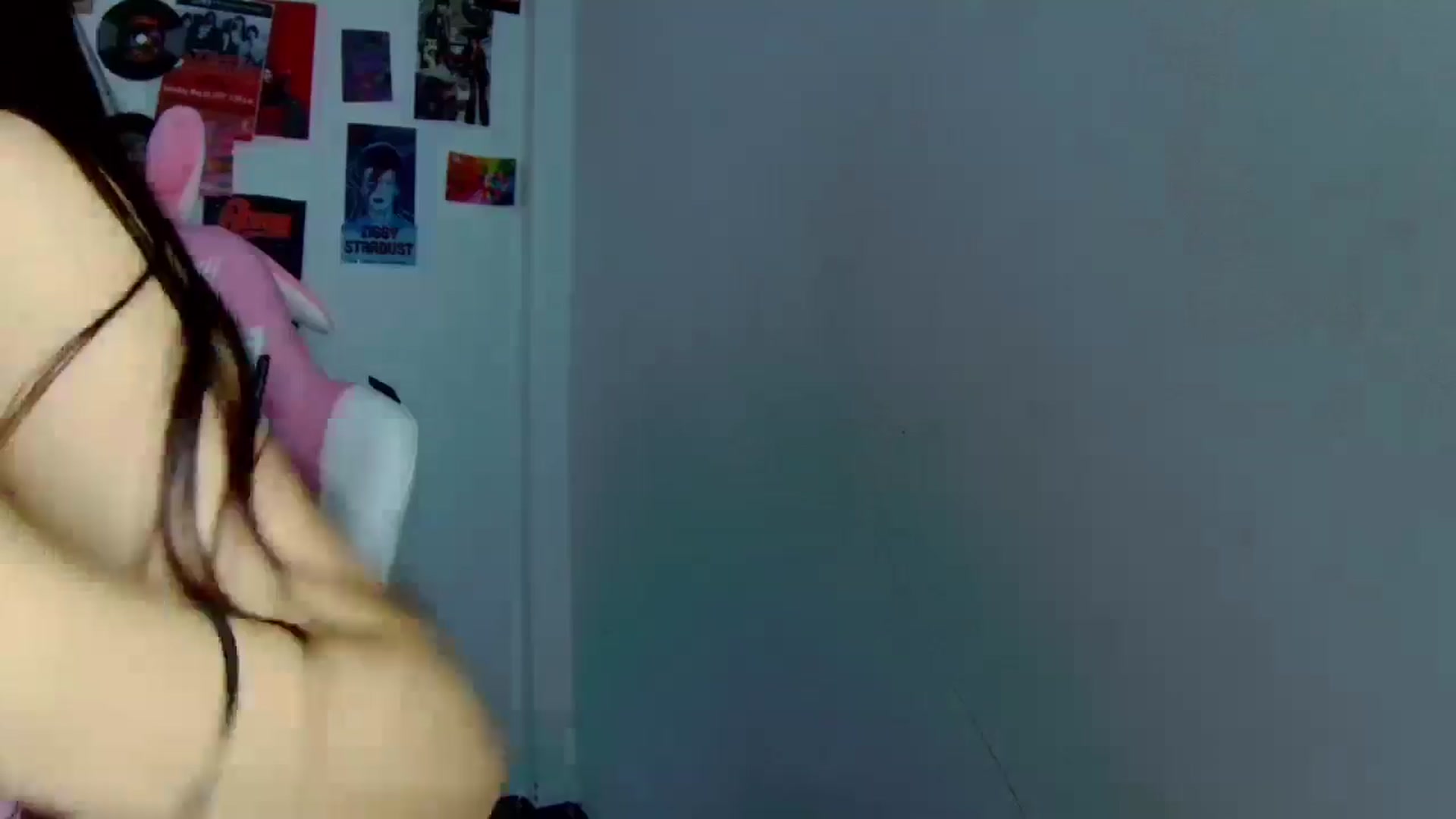 Gallery image thumbnail from CarolineJames's myfreecams stream on, 09/23/2025, 24:29 image 18 of 20