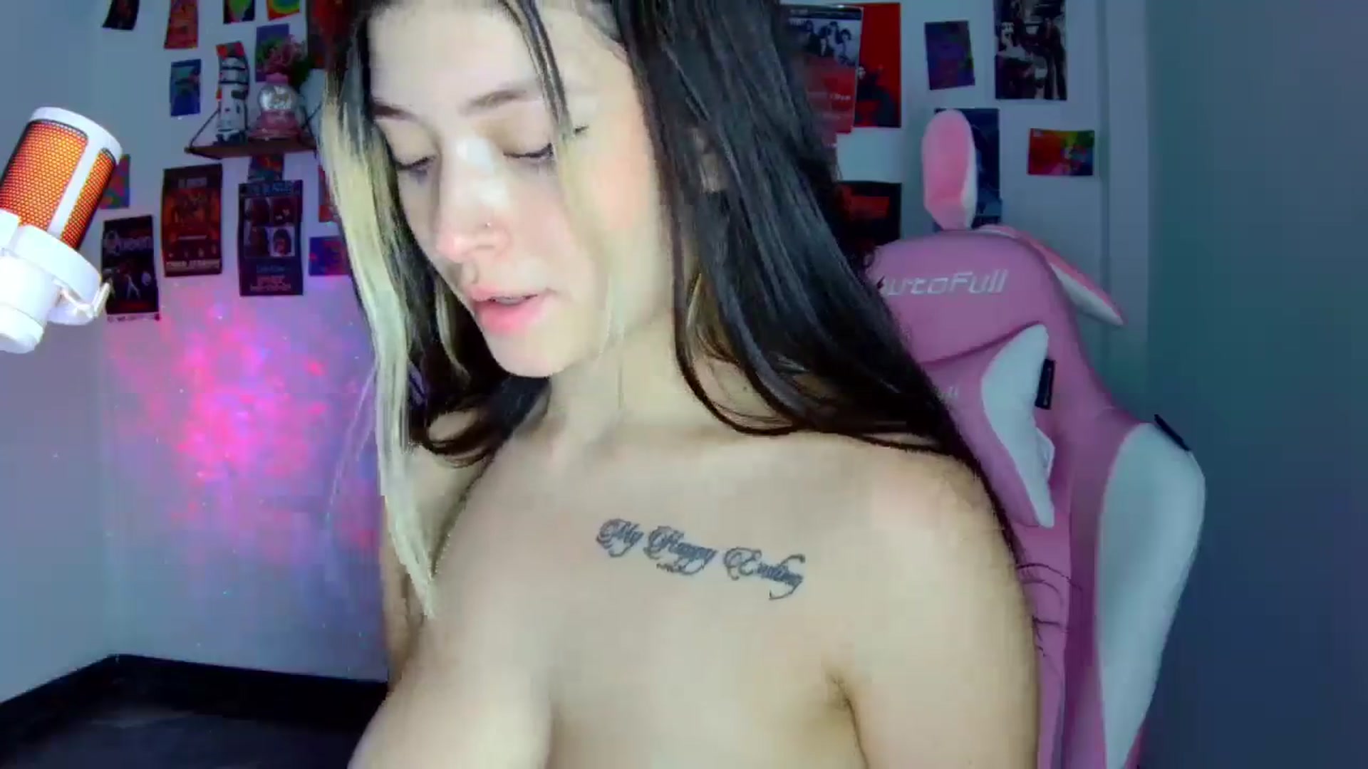 Gallery image thumbnail from CarolineJames's myfreecams stream on, 09/23/2025, 04:18 image 3 of 20