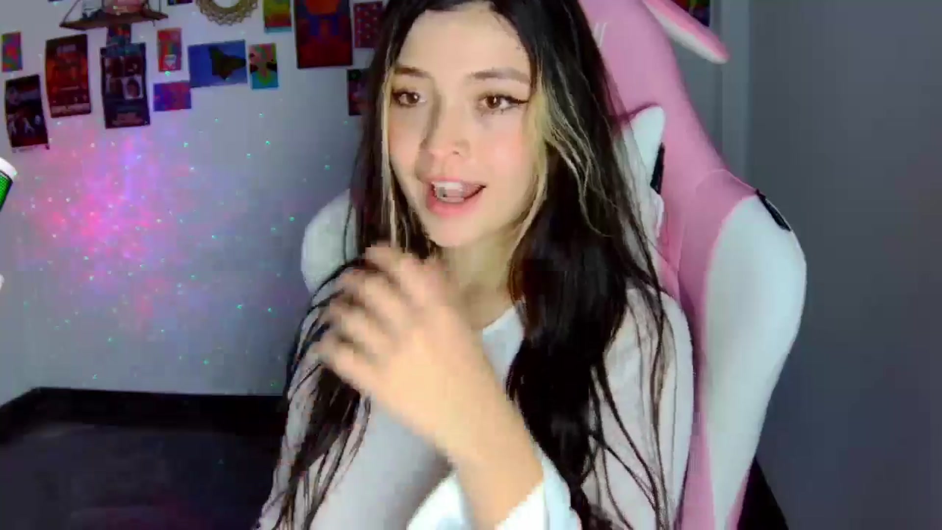 Gallery image thumbnail from CarolineJames's myfreecams stream on, 09/23/2025, 21:41 image 9 of 20