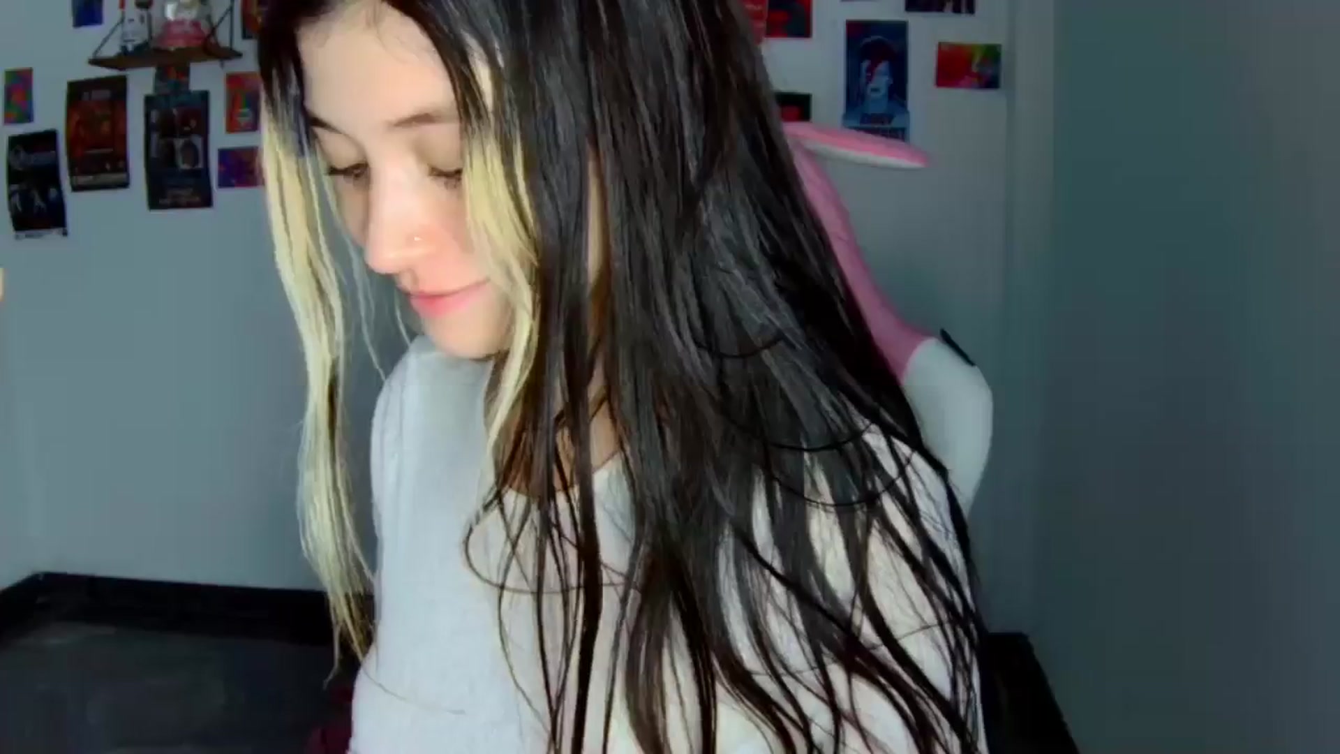 Gallery image thumbnail from CarolineJames's myfreecams stream on, 09/24/2025, 05:03 image 18 of 20