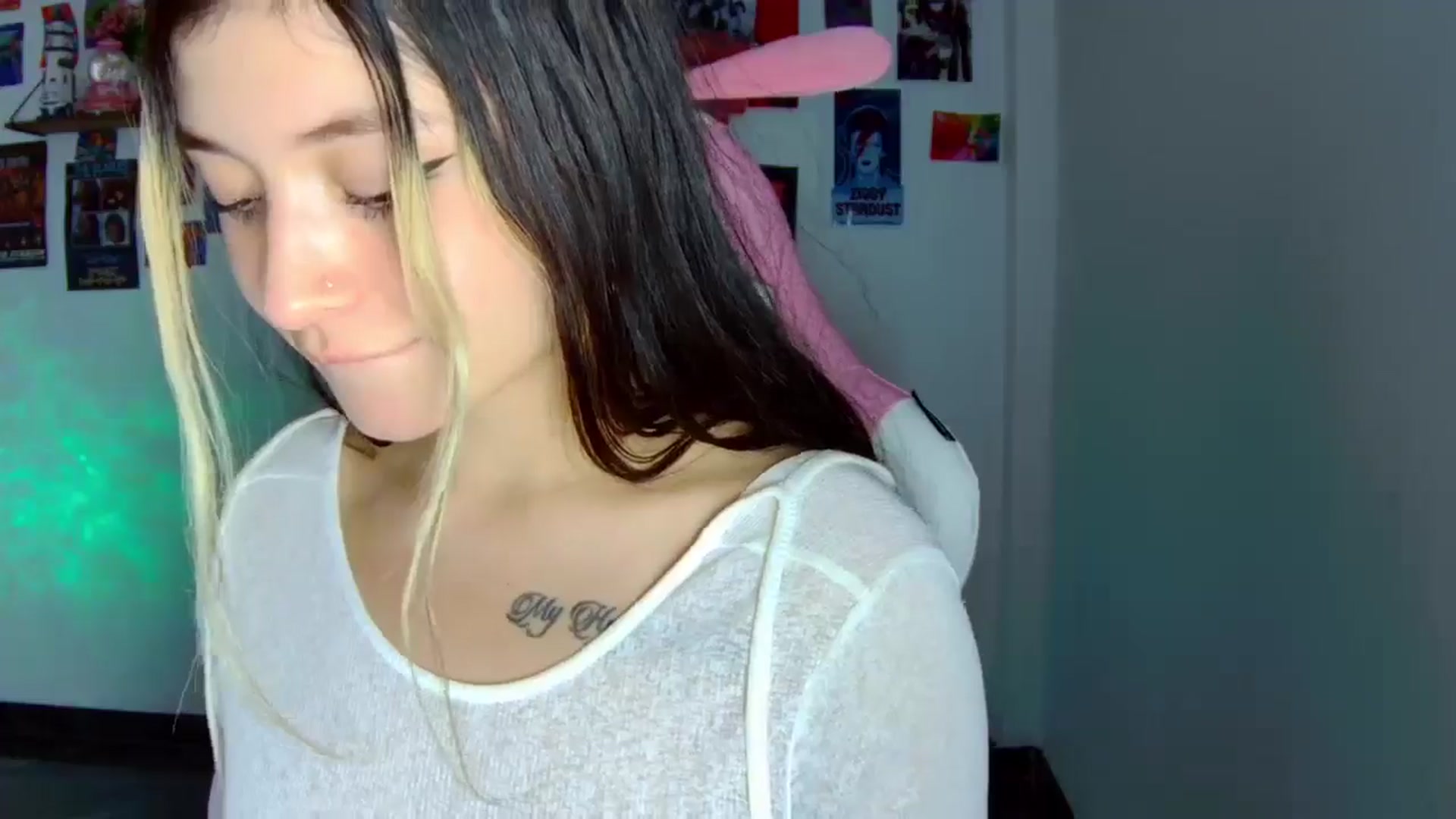Gallery image thumbnail from CarolineJames's myfreecams stream on, 09/24/2025, 05:03 image 8 of 20