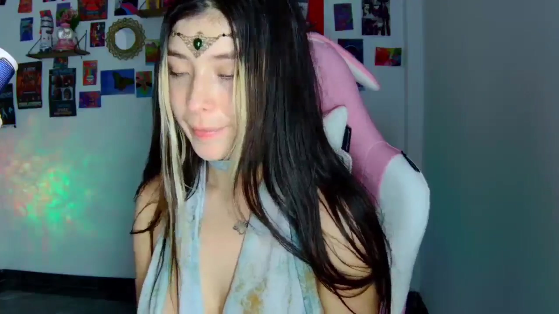 Gallery image thumbnail from CarolineJames's myfreecams stream on, 09/25/2025, 04:28 image 3 of 20