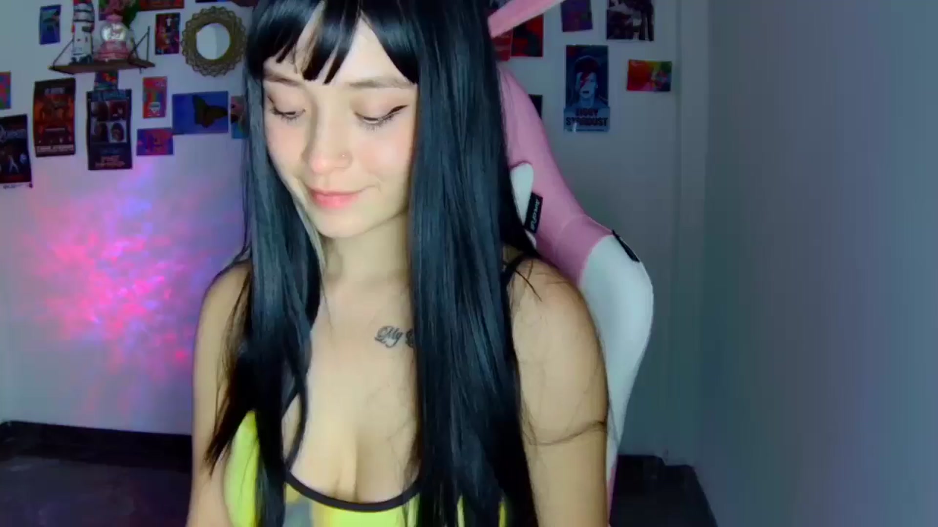 Gallery image thumbnail from CarolineJames's myfreecams stream on, 09/27/2025, 24:41 image 1 of 20