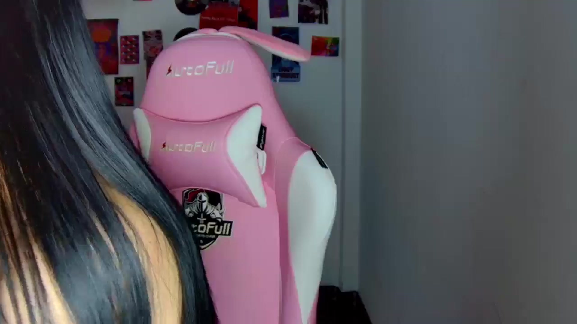 Gallery image thumbnail from CarolineJames's myfreecams stream on, 09/27/2025, 24:41 image 14 of 20