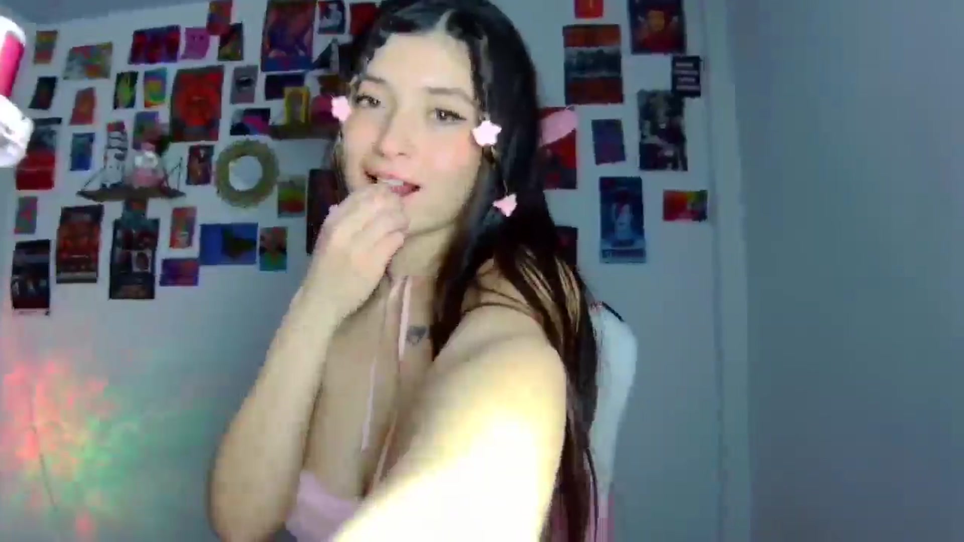 Gallery image thumbnail from CarolineJames's myfreecams stream on, 10/09/2025, 23:10 image 16 of 20