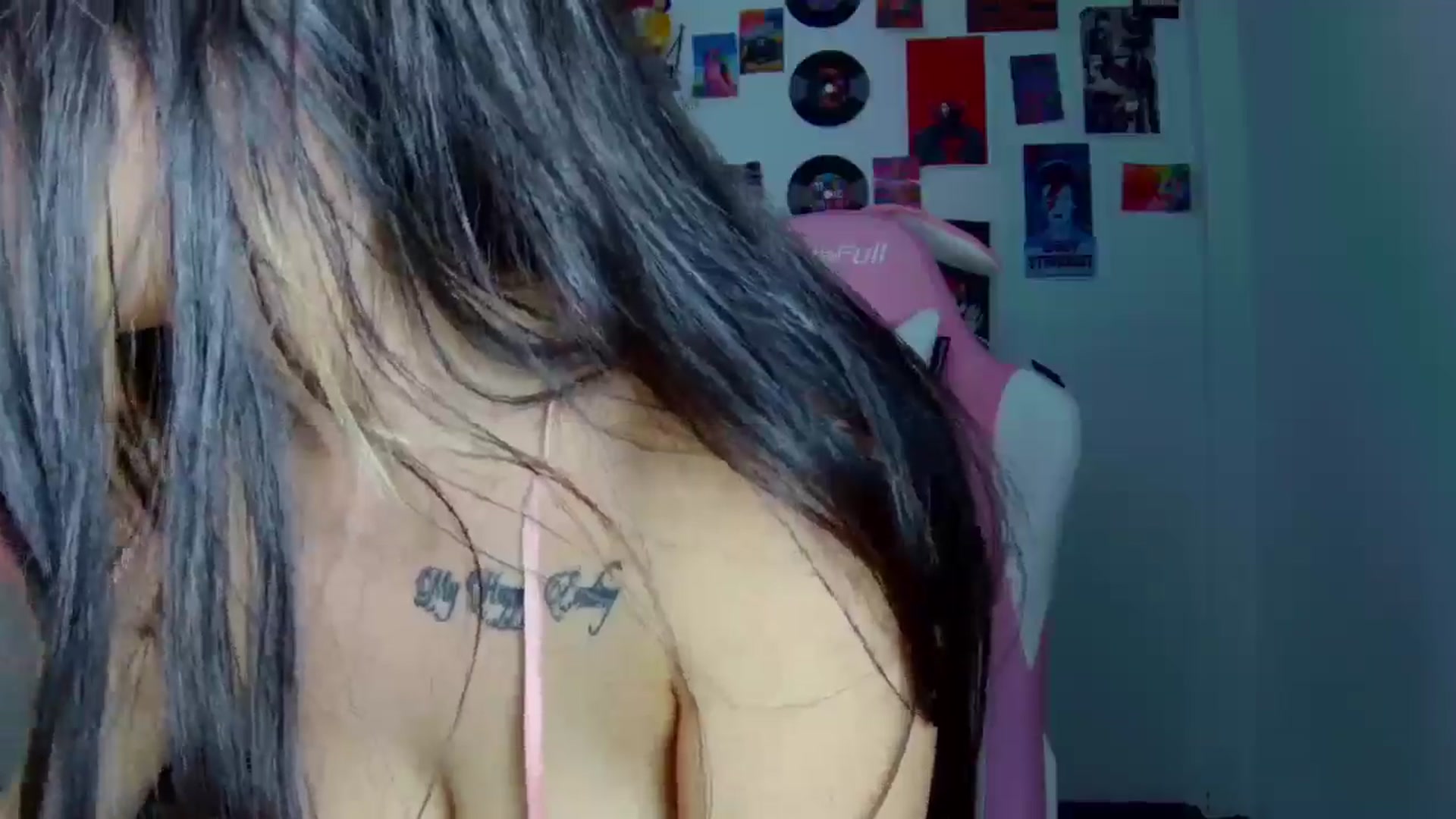 Gallery image thumbnail from CarolineJames's myfreecams stream on, 10/10/2025, 24:17 image 7 of 20
