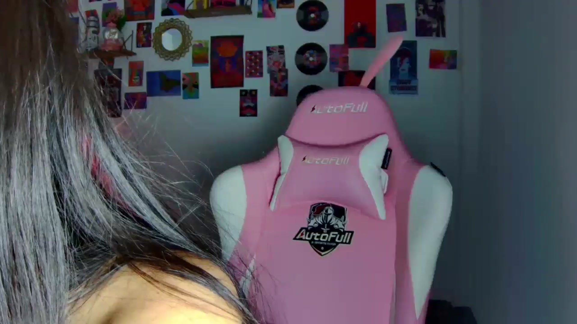Gallery image thumbnail from CarolineJames's myfreecams stream on, 10/10/2025, 03:09 image 10 of 20