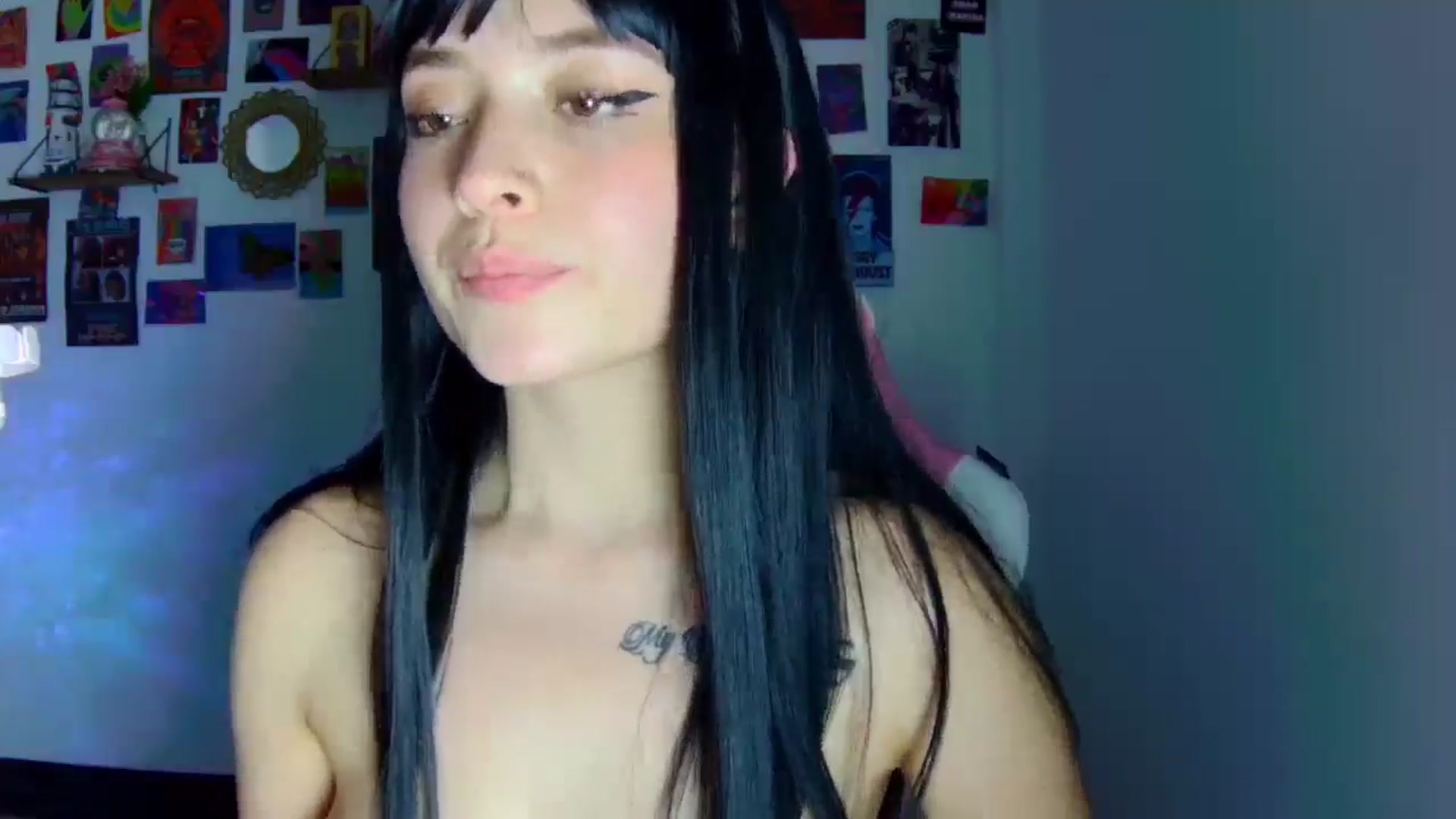 Gallery image thumbnail from CarolineJames's myfreecams stream on, 10/10/2025, 23:47 image 4 of 20