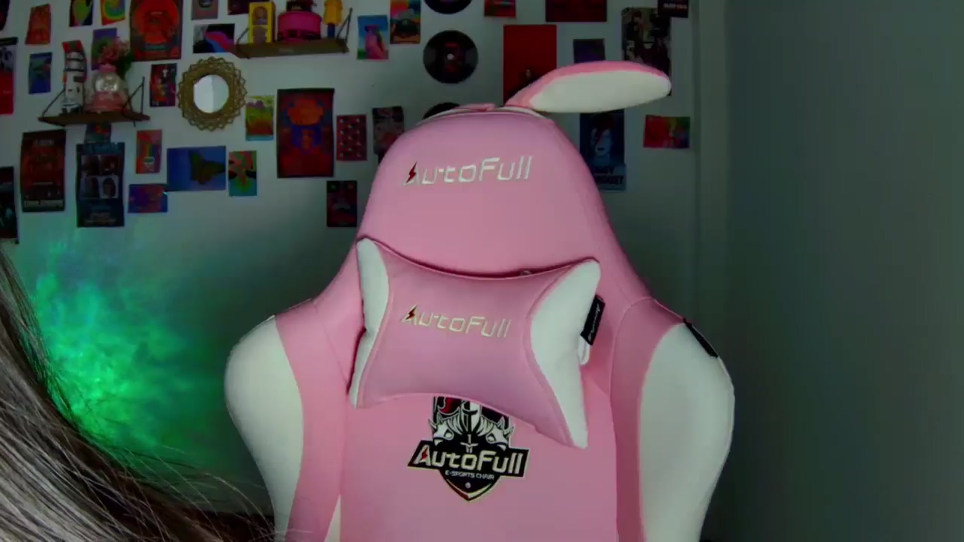 Gallery image thumbnail from CarolineJames's myfreecams stream on, 10/12/2025, 01:12 image 10 of 20