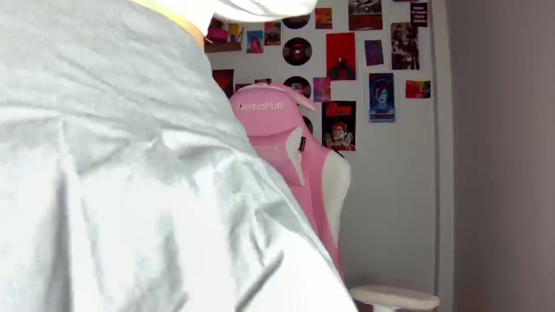 Gallery image thumbnail from CarolineJames's myfreecams stream on, 10/23/2025, 21:26 image 1 of 20