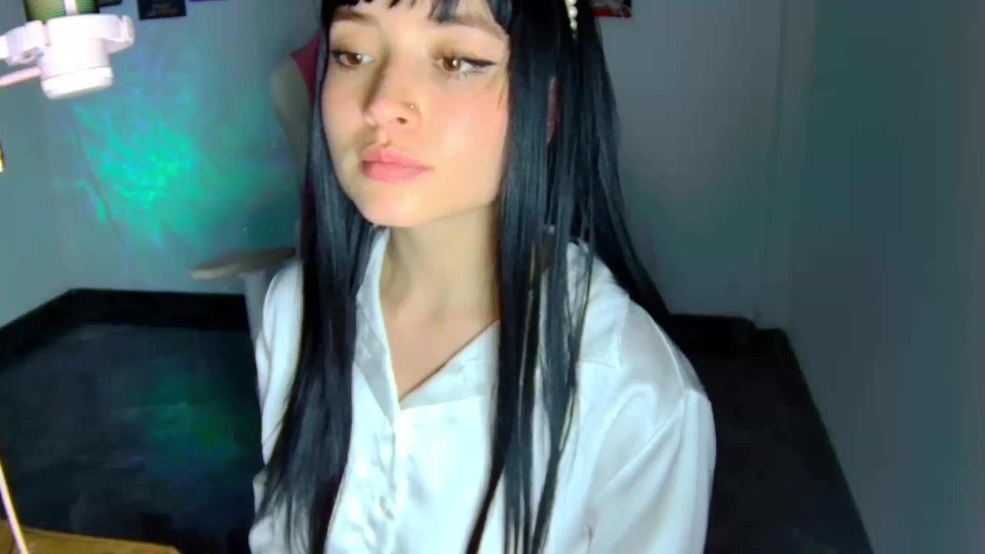 Gallery image thumbnail from CarolineJames's myfreecams stream on, 10/23/2025, 21:26 image 2 of 20