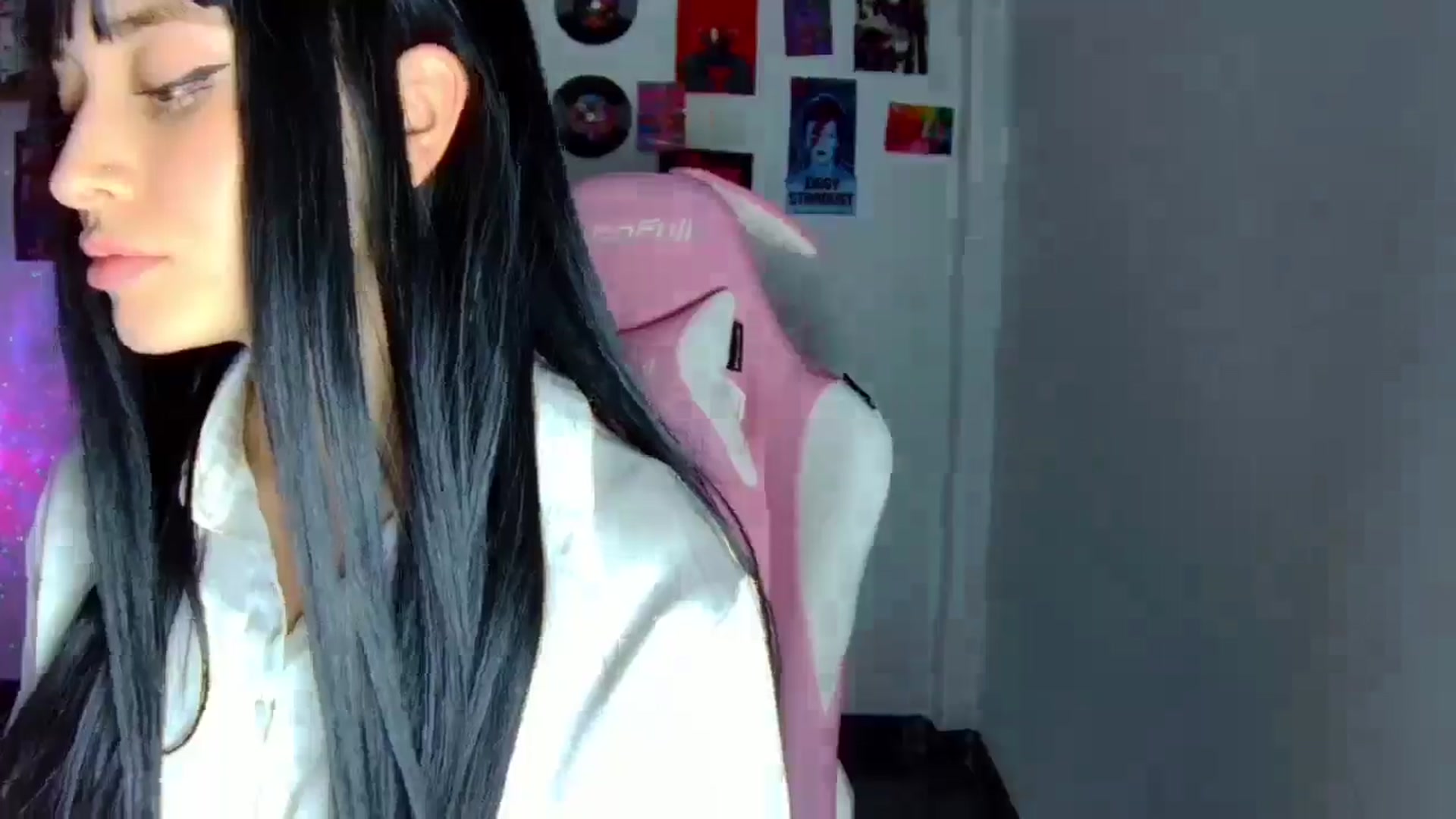 Gallery image thumbnail from CarolineJames's myfreecams stream on, 10/24/2025, 24:50 image 19 of 20