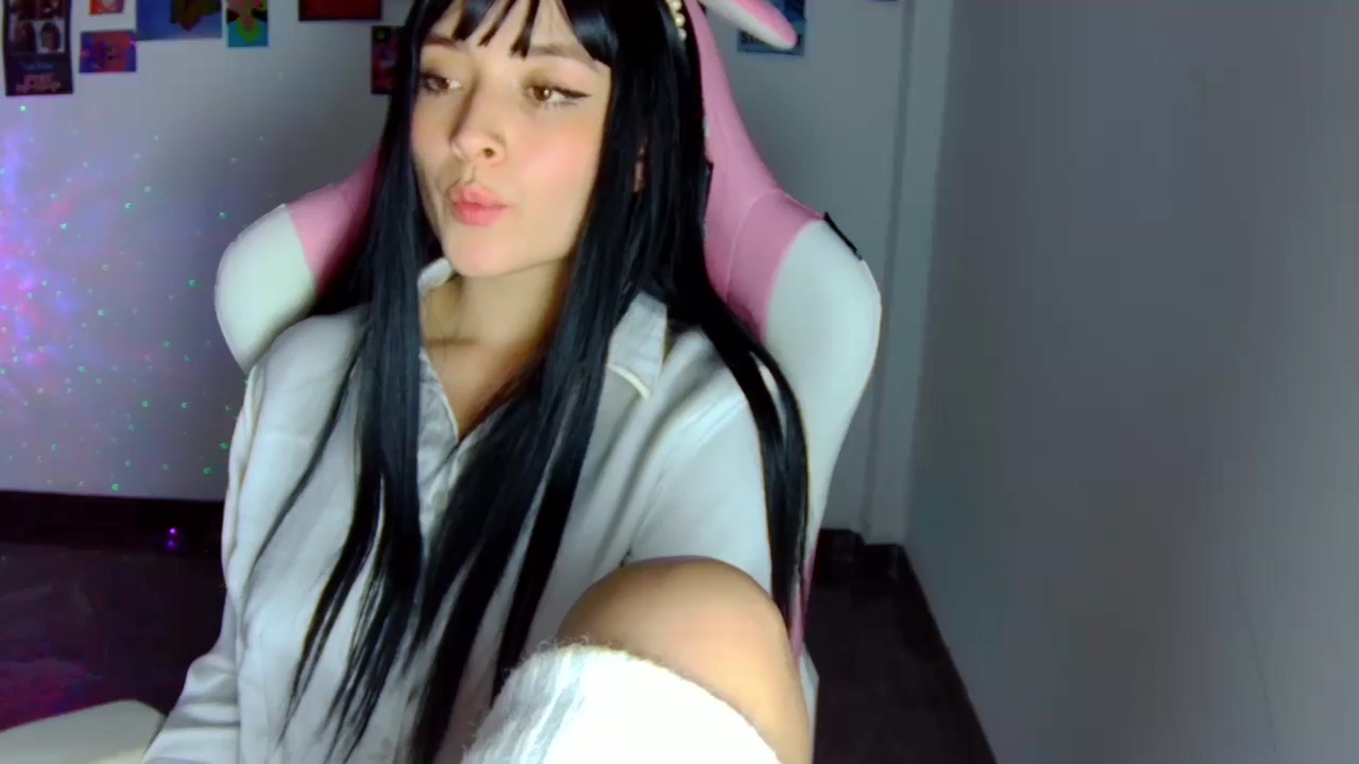 Gallery image thumbnail from CarolineJames's myfreecams stream on, 10/24/2025, 24:50 image 5 of 20